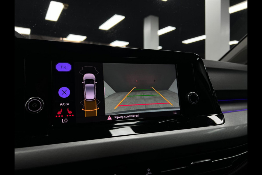 Volkswagen Golf 1.5 eTSI Lane Assist|Camera| Carplay|Cruise|