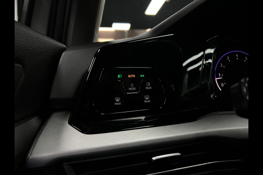 Volkswagen Golf 1.5 eTSI Lane Assist|Camera| Carplay|Cruise|