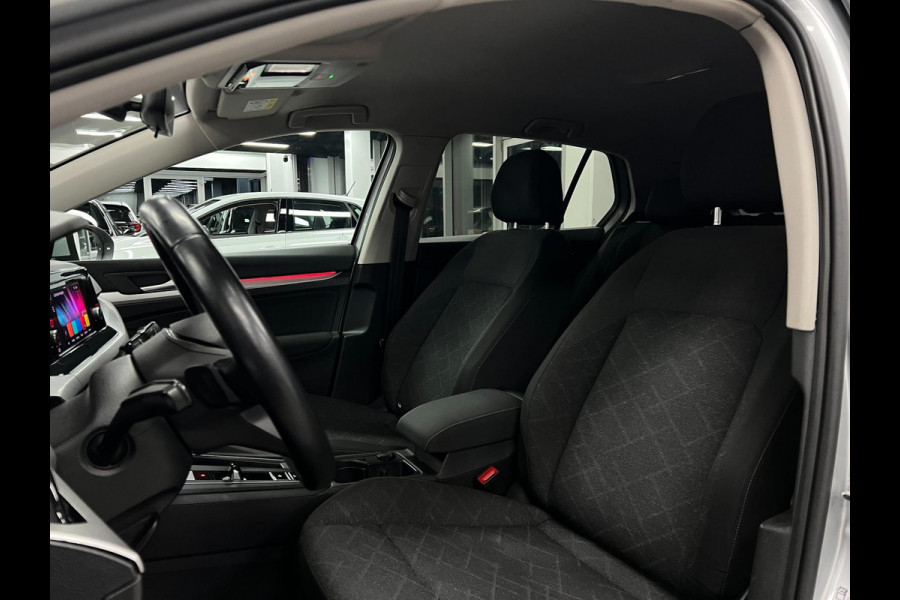 Volkswagen Golf 1.5 eTSI Lane Assist|Camera| Carplay|Cruise|