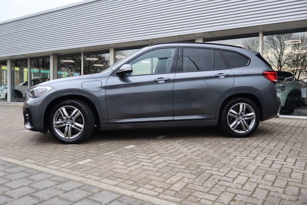 BMW X1 XDrive25e M-Sport Automaat 220 Pk / Nav / Climate / Cruise / Led / Lichtmetaal.
