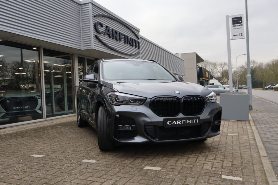BMW X1 XDrive25e M-Sport Automaat 220 Pk / Nav / Climate / Cruise / Led / Lichtmetaal.