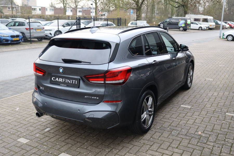 BMW X1 XDrive25e M-Sport Automaat 220 Pk / Nav / Climate / Cruise / Led / Lichtmetaal.