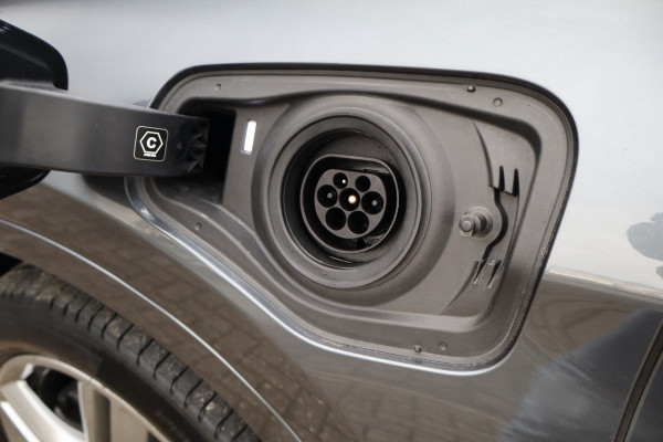 BMW X1 XDrive25e M-Sport Automaat 220 Pk / Nav / Climate / Cruise / Led / Lichtmetaal.