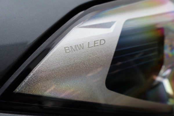 BMW X1 XDrive25e M-Sport Automaat 220 Pk / Nav / Climate / Cruise / Led / Lichtmetaal.