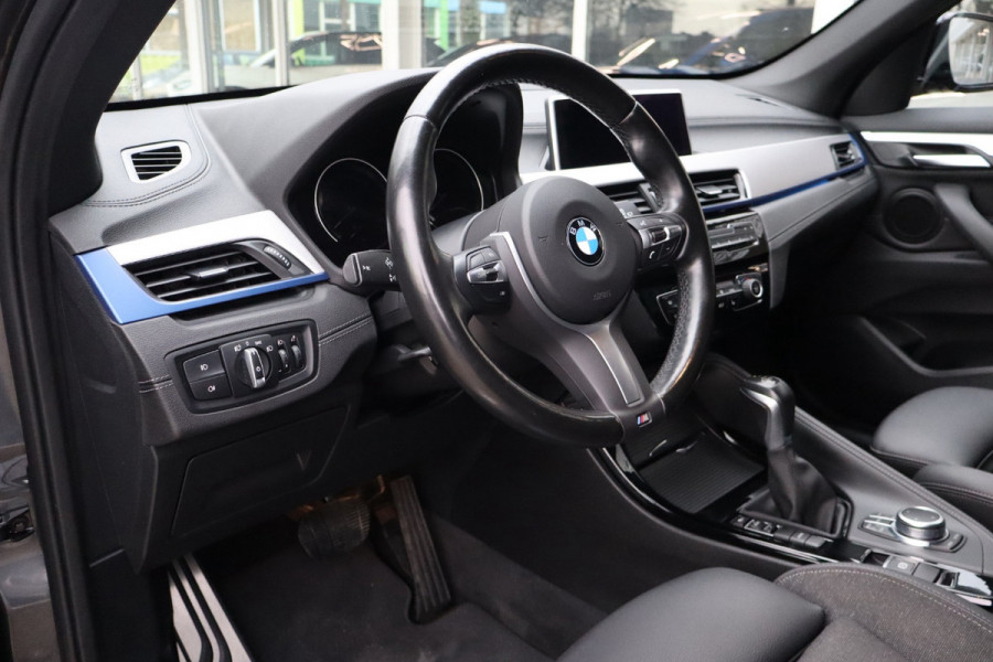 BMW X1 XDrive25e M-Sport Automaat 220 Pk / Nav / Climate / Cruise / Led / Lichtmetaal.
