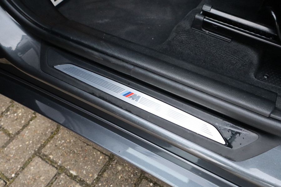 BMW X1 XDrive25e M-Sport Automaat 220 Pk / Nav / Climate / Cruise / Led / Lichtmetaal.