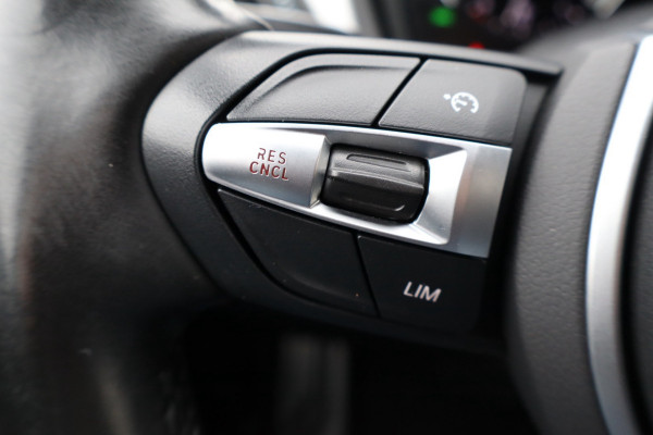 BMW X1 XDrive25e M-Sport Automaat 220 Pk / Nav / Climate / Cruise / Led / Lichtmetaal.