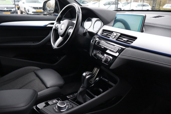 BMW X1 XDrive25e M-Sport Automaat 220 Pk / Nav / Climate / Cruise / Led / Lichtmetaal.