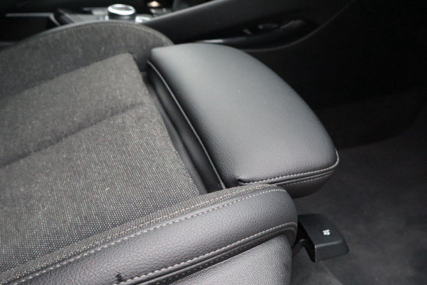 BMW X1 XDrive25e M-Sport Automaat 220 Pk / Nav / Climate / Cruise / Led / Lichtmetaal.