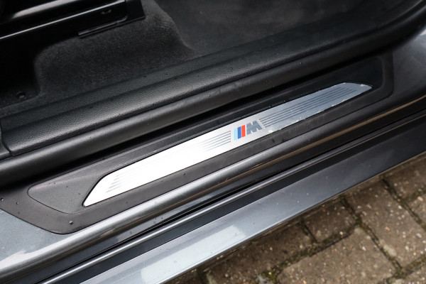 BMW X1 XDrive25e M-Sport Automaat 220 Pk / Nav / Climate / Cruise / Led / Lichtmetaal.