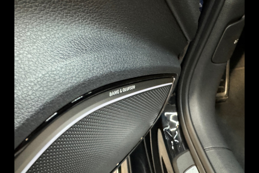 Audi RS3 Limousine 2.5 TFSI quattro Pano|RS Seat|Keyless|B&O