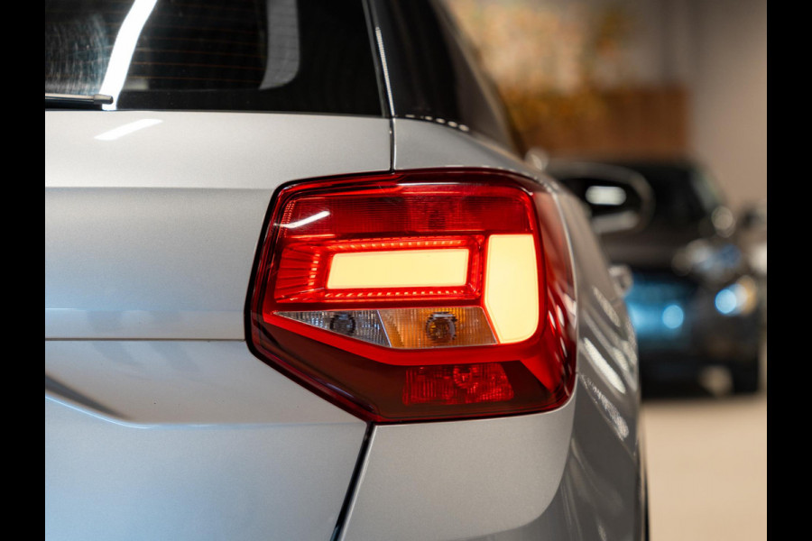 Audi Q2 35 TFSI 150PK S-Tronic, Facelift, Apple Carplay, Cruise, Clima, Multistuur, PDC, Android, Bluetooth/Tel, Voll Onderhouden