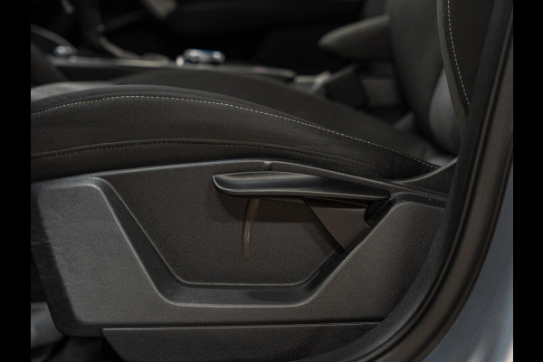 Audi Q2 35 TFSI 150PK S-Tronic, Facelift, Apple Carplay, Cruise, Clima, Multistuur, PDC, Android, Bluetooth/Tel, Voll Onderhouden