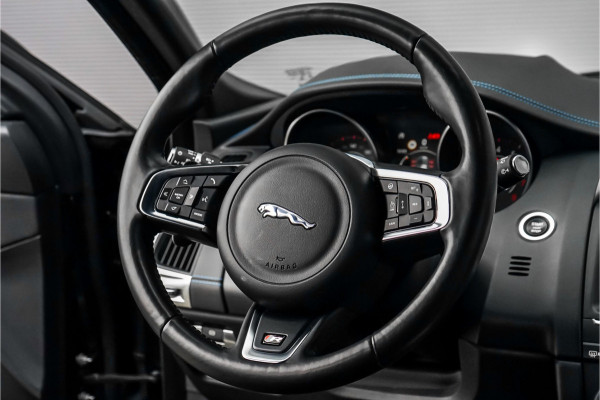 Jaguar E-Pace 2.0 P250 AWD HSE R-Dynamic CarPlay Trekhaak Camera 19"