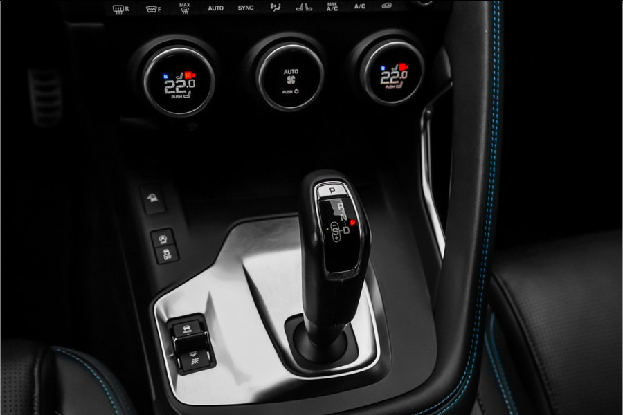 Jaguar E-Pace 2.0 P250 AWD HSE R-Dynamic CarPlay Trekhaak Camera 19"