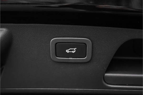 Jaguar E-Pace 2.0 P250 AWD HSE R-Dynamic CarPlay Trekhaak Camera 19"