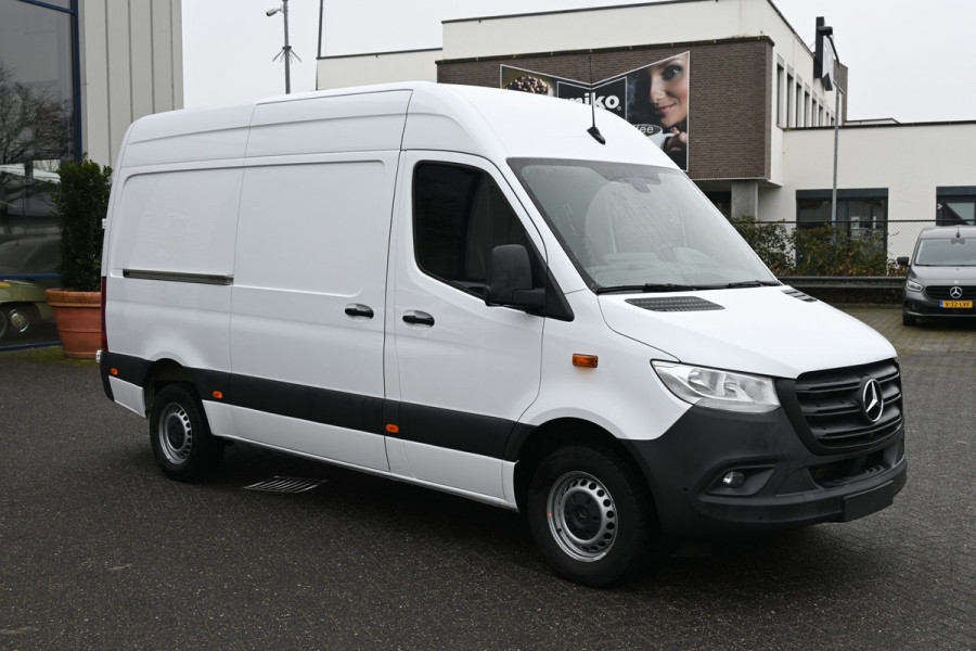 Mercedes-Benz Sprinter 317 CDI L2H2 360 Graden camera, Navigatie, Apple Carplay/Android Auto
