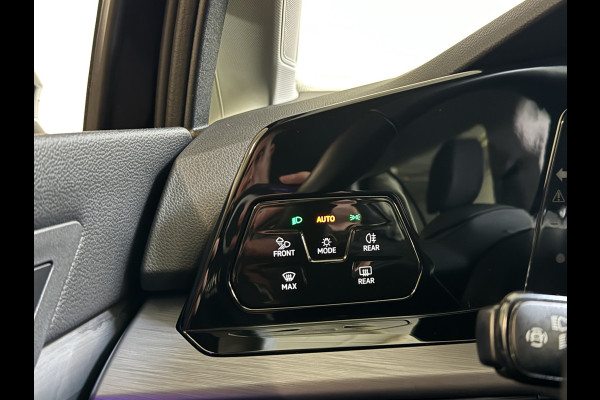 Volkswagen Golf 1.4 eHybrid 204PK DSG STYLE CAMERA/ALCANTARA/CARPLAY