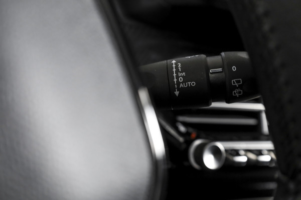 Peugeot 208 1.2 PureTech 100 PK Allure | Cruise | Stoelverw. | PDC | Camera | App. Connect | ECC | DAB | LM 16" |