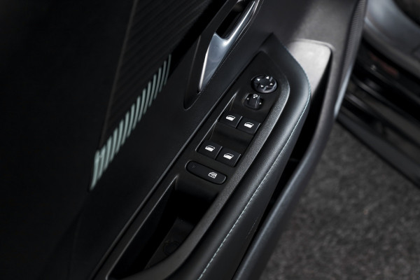 Peugeot 208 1.2 PureTech 100 PK Allure | Cruise | Stoelverw. | PDC | Camera | App. Connect | ECC | DAB | LM 16" |