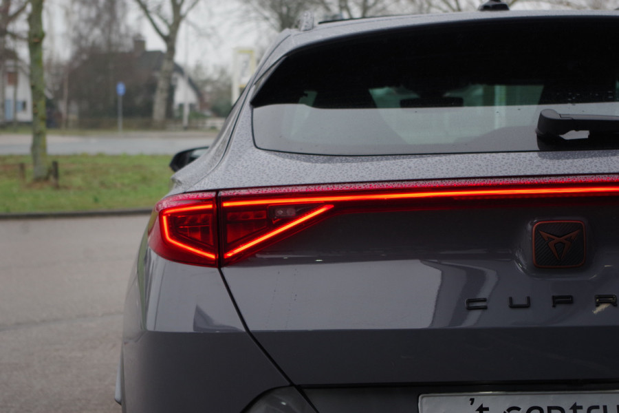 CUPRA Formentor 1.4 e-Hybrid 245 PK VZ Copper Edition PHEV, Panoramadak, Memory, Camera