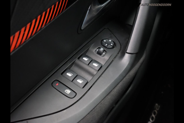 Peugeot 2008 1.2 PureTech Active Pack Luxe (APPLE CARPLAY,CRUISE,PARKEERSENSOREN,LM-VELGEN,COMFORT-STOELEN,LED,TOPCONDITIE)