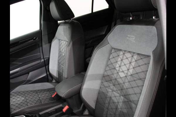 Volkswagen T-Roc 1.5 TSI R-Line+Blackpack | Panoramadak | Climate control | Adaptieve cruise control | Panoramadak | LED | Navigatie | Achteruitrijcamera | Parkeersensoren | Apple Carplay/ Android Auto | Radio