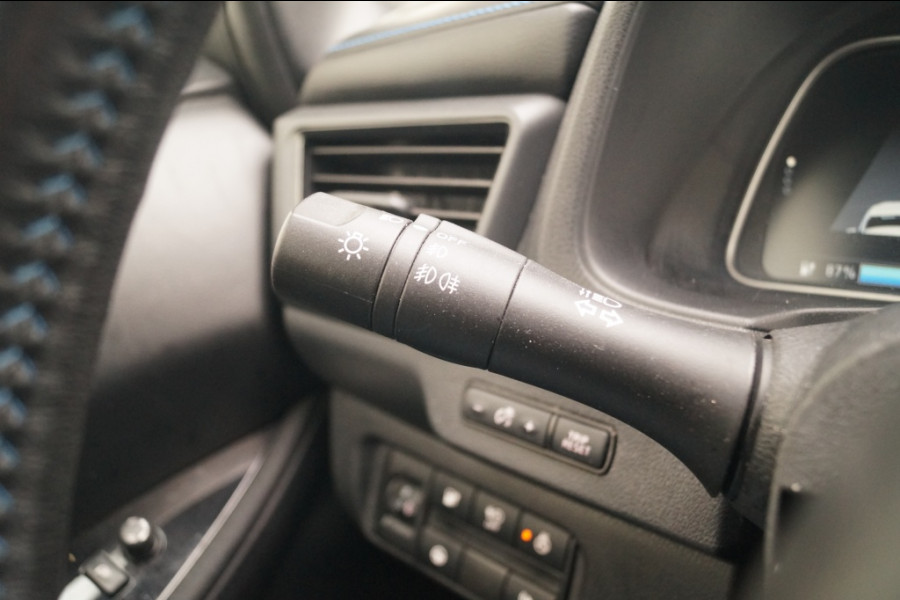 Nissan Leaf N-Connecta 40kWh -SOH90%-NAVI-ECC-PDC-CAM-