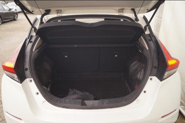 Nissan Leaf N-Connecta 40kWh -SOH90%-NAVI-ECC-PDC-CAM-