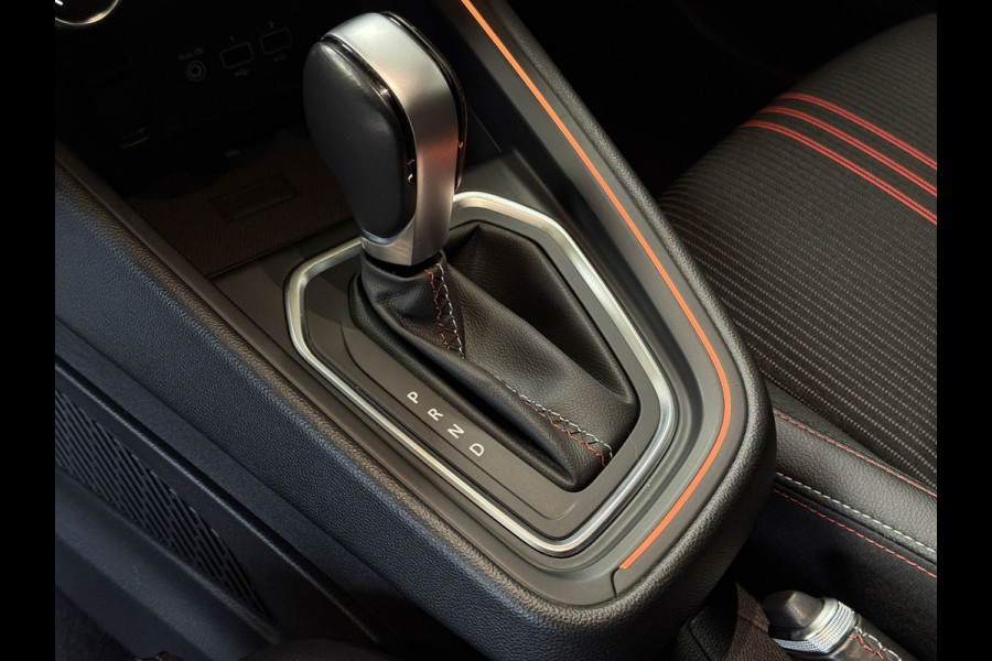 Renault Clio 1.3 TCe 130pk R.S. Line | Groot Navi | Camera | 17" | Led | Carplay | Cruise | PDC  V+A | 100% Onderhouden!