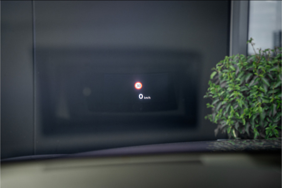 Bentley Bentayga 4.0 V8 S - Panorama | Keramisch | Naim | Luchtvering | 360 Camera