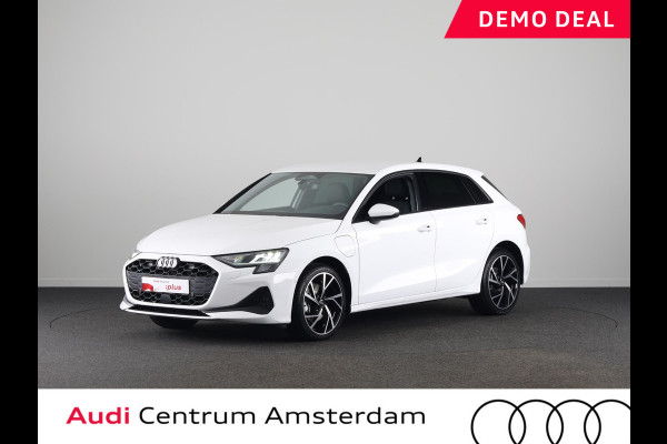 Audi A3 Sportback 40 TFSI e Pro Line 204pk | 18 inch Lichtmetalen velgen | Parkeercamera| Navigatie via App | Stoelverwarming