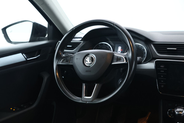 Škoda Superb Combi 1.5 TSI ACT Sportline Business Camera, Stoelverwarming, Panorama schuif/kantel, Apple Carplay