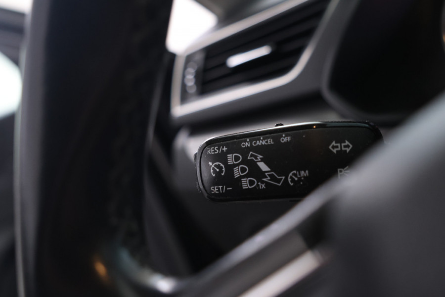 Škoda Superb Combi 1.5 TSI ACT Sportline Business Camera, Stoelverwarming, Panorama schuif/kantel, Apple Carplay