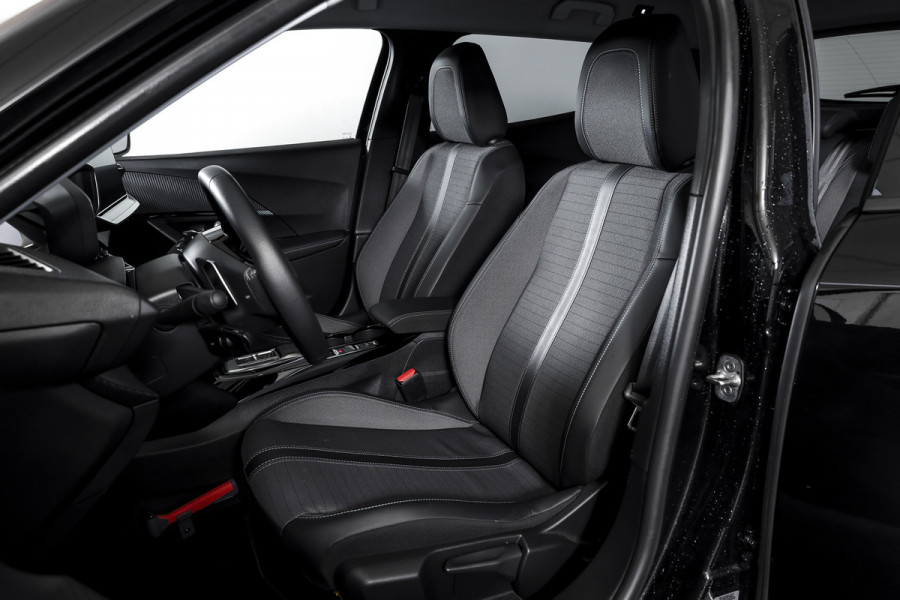 Peugeot 2008 1.2 PureTech 130 PK Allure Pack - Automaat Orig. NL | Dig. Cockpit | Cruise | PDC | Camera | NAV+App. Connect | LED | ECC | LM 17" |