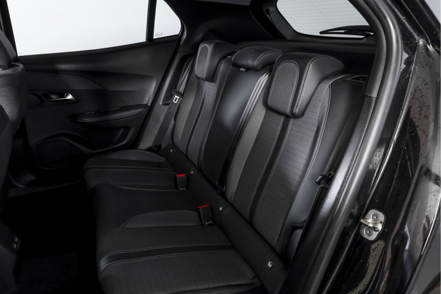Peugeot 2008 1.2 PureTech 130 PK Allure Pack - Automaat Orig. NL | Dig. Cockpit | Cruise | PDC | Camera | NAV+App. Connect | LED | ECC | LM 17" |
