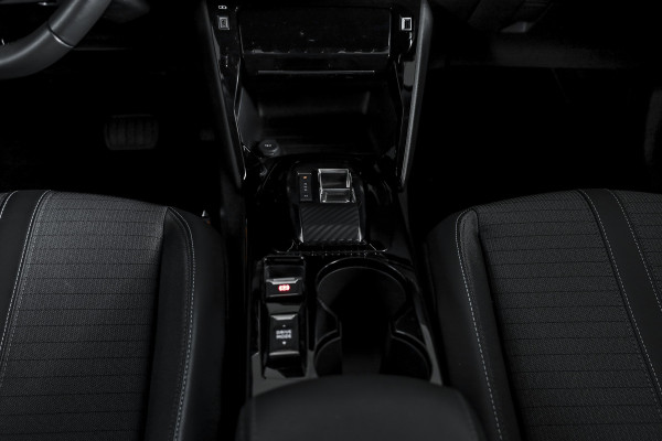 Peugeot 2008 1.2 PureTech 130 PK Allure Pack - Automaat Orig. NL | Dig. Cockpit | Cruise | PDC | Camera | NAV+App. Connect | LED | ECC | LM 17" |