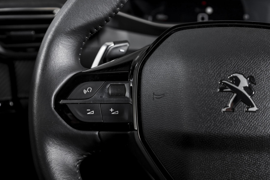 Peugeot 2008 1.2 PureTech 130 PK Allure Pack - Automaat Orig. NL | Dig. Cockpit | Cruise | PDC | Camera | NAV+App. Connect | LED | ECC | LM 17" |