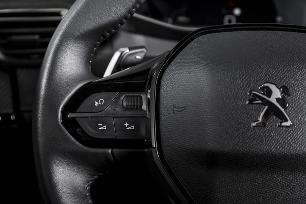 Peugeot 2008 1.2 PureTech 130 PK Allure Pack - Automaat Orig. NL | Dig. Cockpit | Cruise | PDC | Camera | NAV+App. Connect | LED | ECC | LM 17" |