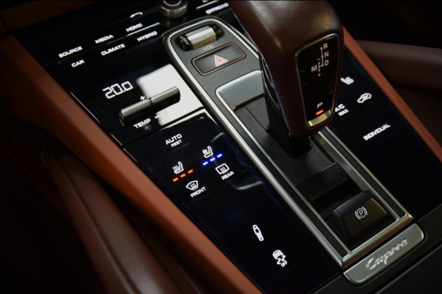 Porsche Cayenne 3.0 E-Hybrid *Nw.Model*Navi|Panoramadak|ACC|Rear Entertainment|Soft-Close|2e Eig.|