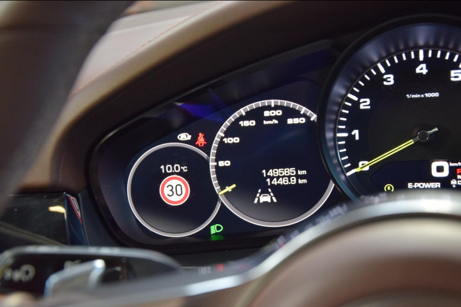 Porsche Cayenne 3.0 E-Hybrid *Nw.Model*Navi|Panoramadak|ACC|Rear Entertainment|Soft-Close|2e Eig.|