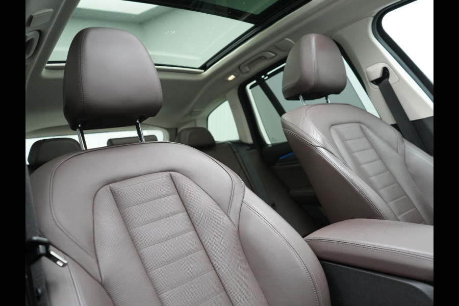 BMW X3 xDrive30e Business Edition Plus Plug In Hybrid 293pk FACELIFT Dealer O.H. PHEV | Trekhaak Af Fabriek | Panodak | Head Up | Adaptive Cruise | Adaptief Onderstel | Lederen Sportstoelen Memory & Ventilatie | Camera | Keyless | Apple Carplay | Navigatie | Virtual | DAB | 21"L.M |