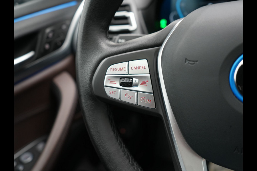 BMW X3 xDrive30e Business Edition Plus Plug In Hybrid 293pk FACELIFT Dealer O.H. PHEV | Trekhaak Af Fabriek | Panodak | Head Up | Adaptive Cruise | Adaptief Onderstel | Lederen Sportstoelen Memory & Ventilatie | Camera | Keyless | Apple Carplay | Navigatie | Virtual | DAB | 21"L.M |