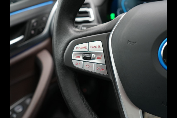 BMW X3 xDrive30e Business Edition Plus Plug In Hybrid 293pk FACELIFT Dealer O.H. PHEV | Trekhaak Af Fabriek | Panodak | Head Up | Adaptive Cruise | Adaptief Onderstel | Lederen Sportstoelen Memory & Ventilatie | Camera | Keyless | Apple Carplay | Navigatie | Virtual | DAB | 21"L.M |