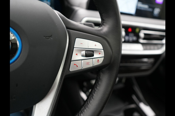 BMW X3 xDrive30e Business Edition Plus Plug In Hybrid 293pk FACELIFT Dealer O.H. PHEV | Trekhaak Af Fabriek | Panodak | Head Up | Adaptive Cruise | Adaptief Onderstel | Lederen Sportstoelen Memory & Ventilatie | Camera | Keyless | Apple Carplay | Navigatie | Virtual | DAB | 21"L.M |