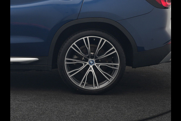 BMW X3 xDrive30e Business Edition Plus Plug In Hybrid 293pk FACELIFT Dealer O.H. PHEV | Trekhaak Af Fabriek | Panodak | Head Up | Adaptive Cruise | Adaptief Onderstel | Lederen Sportstoelen Memory & Ventilatie | Camera | Keyless | Apple Carplay | Navigatie | Virtual | DAB | 21"L.M |