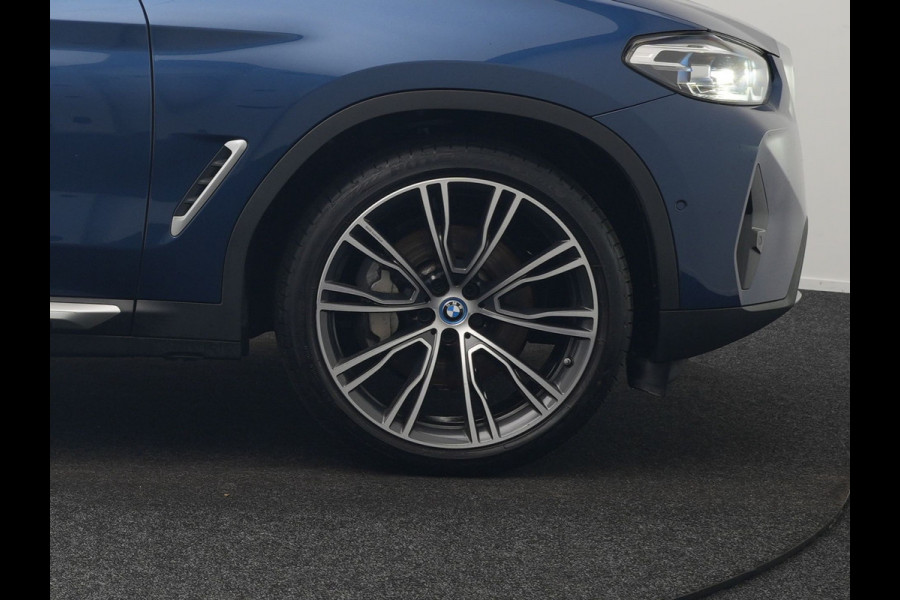 BMW X3 xDrive30e Business Edition Plus Plug In Hybrid 293pk FACELIFT Dealer O.H. PHEV | Trekhaak Af Fabriek | Panodak | Head Up | Adaptive Cruise | Adaptief Onderstel | Lederen Sportstoelen Memory & Ventilatie | Camera | Keyless | Apple Carplay | Navigatie | Virtual | DAB | 21"L.M |
