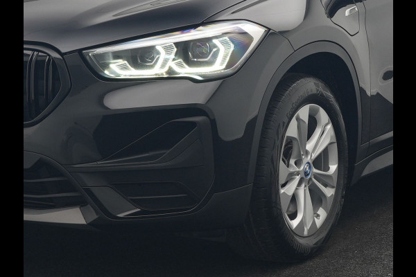 BMW X1 xDrive25e Plug In Hybrid 221pk Dealer O.H. PHEV | Camera | Voorstoelen Verwarmd | LED Koplampen | Cruise Control | Navigatie | DAB |