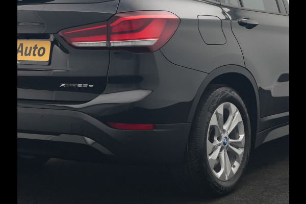 BMW X1 xDrive25e Plug In Hybrid 221pk Dealer O.H. PHEV | Camera | Voorstoelen Verwarmd | LED Koplampen | Cruise Control | Navigatie | DAB |