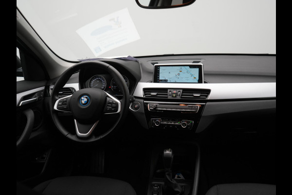 BMW X1 xDrive25e Plug In Hybrid 221pk Dealer O.H. PHEV | Camera | Voorstoelen Verwarmd | LED Koplampen | Cruise Control | Navigatie | DAB |